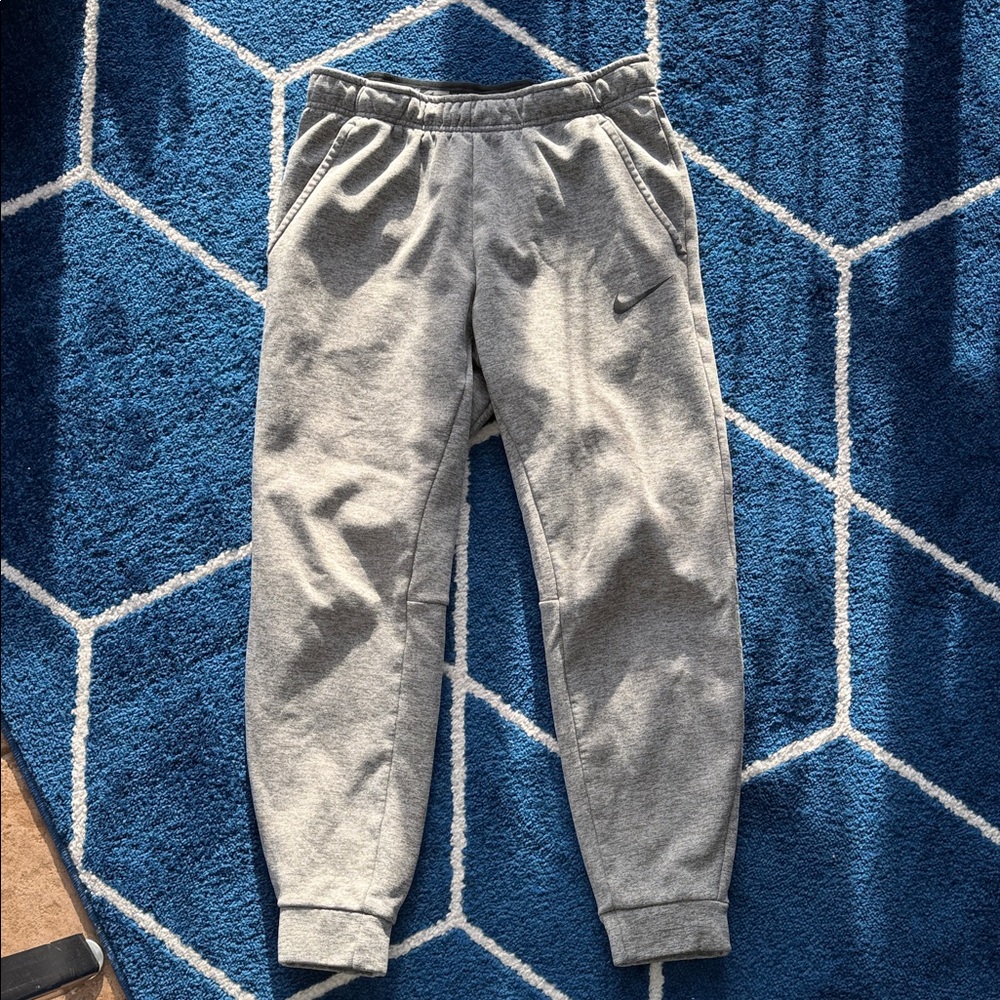 Nike men’s Light Gray Sweatpants